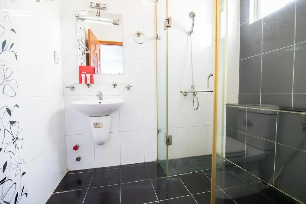 Quynh Giang Hoang Viet Hotel Ho Chi Minh City